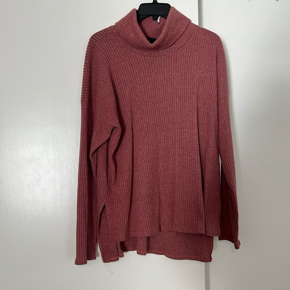 Ribbed turtle neck sweater